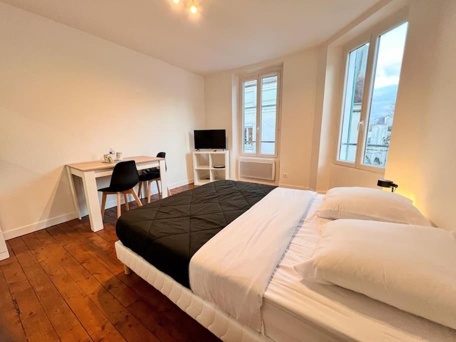 Appartement Maciet 4- Centre Ville Meaux-Gare-Disney Exterior photo
